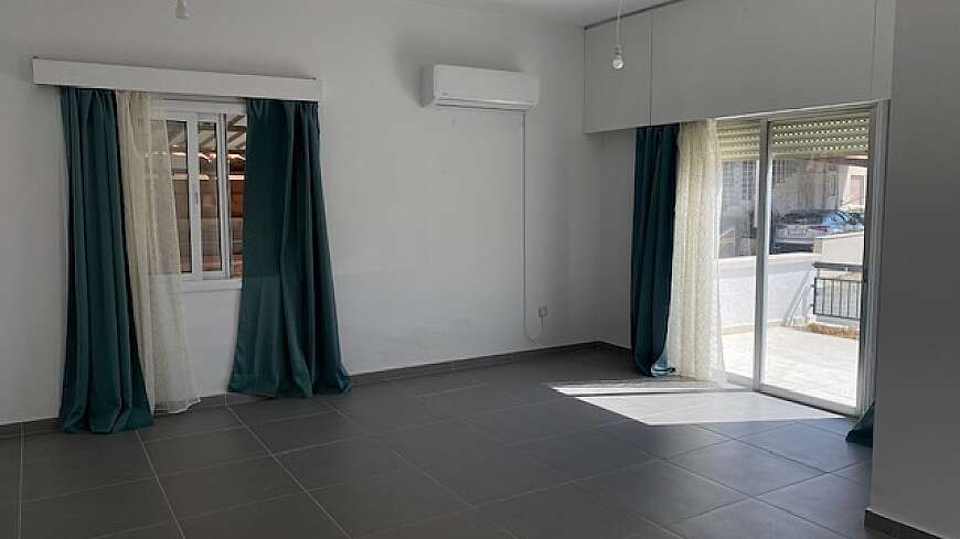 3 bdrm ground floor house for rent/Dhrosia