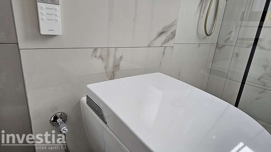 3 bdrm penthouse apartment for rent/Livadhia