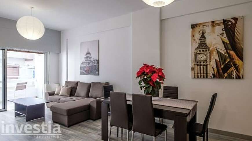 3 bdrm flat for sale/Larnaca centre