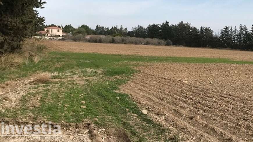 Land for sale/Meneou
