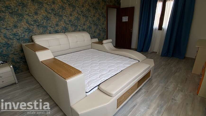 5 bdrm villa for rent/Pyla