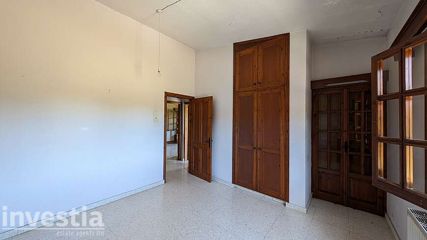 Charming Countryside Home For Sale on a Spacious Plot in Psevdas, Larnaca