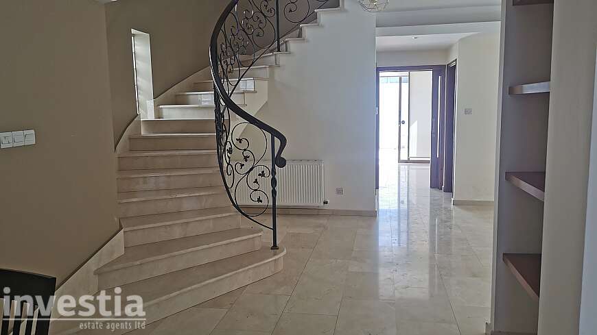 4 bdrm house/New Stadium area