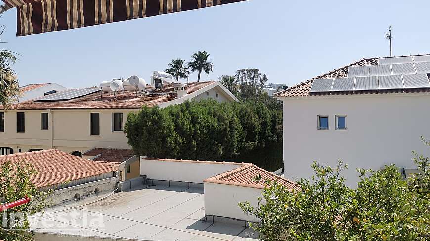 2 bdrm apt/center