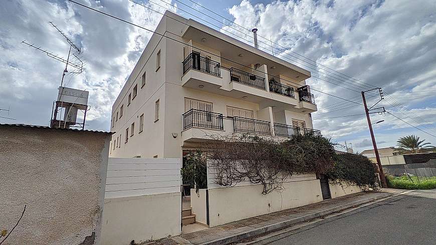 2 bdrm ground floor flat for sale/Nicosia