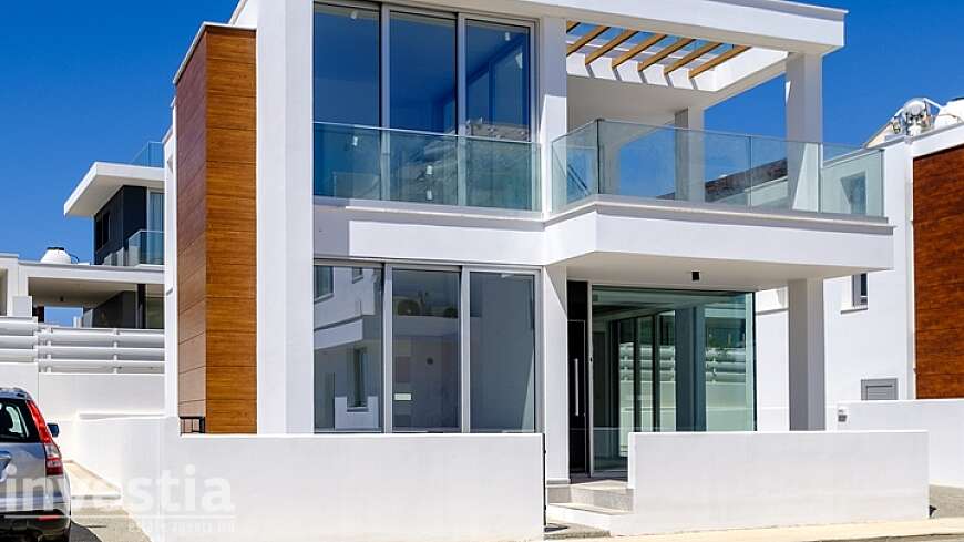 4 Bedroom Villa For Sale in Protaras