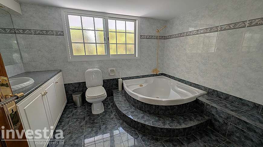 4 bdrm villa for sale/Limassol