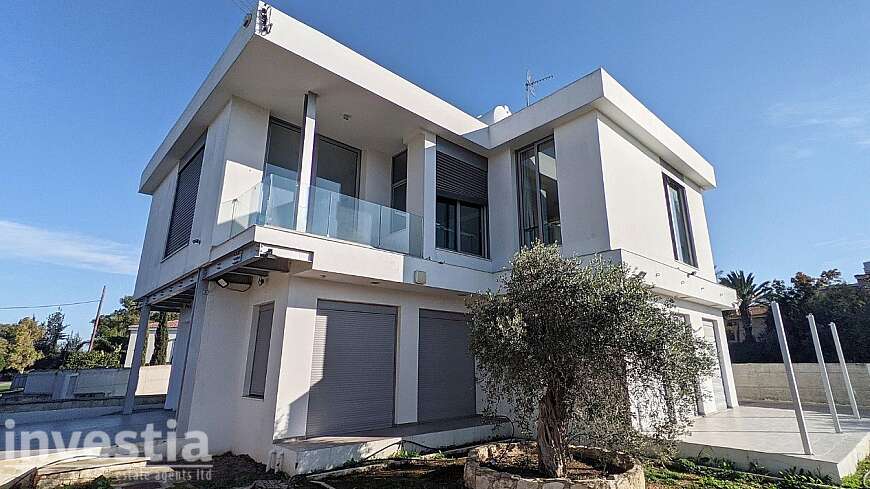 Exceptional Two-Storey House with an extra plot located in Panagia Evangelistria, Dhali, Nicosia
