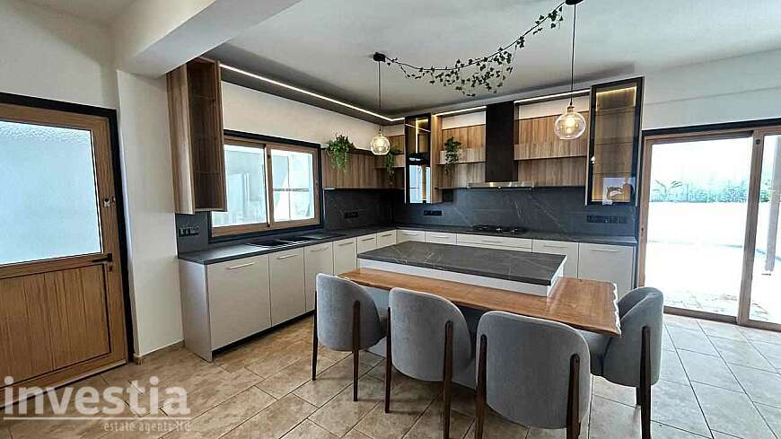 4 Bedroom House For Sale in Egkomi, Nicosia