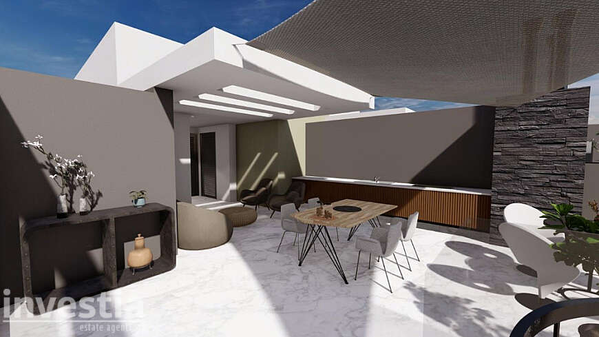 2 bdrm top floor apartment for sale/Larnaca