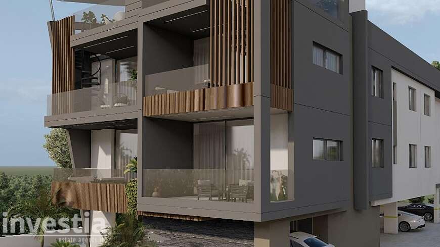 2 bdrm top floor apartment for sale/Larnaca