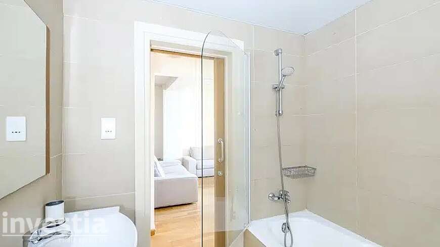 2 bdrm flat for sale/Phinikoudes