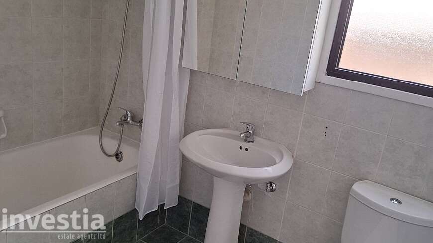 2 bdrm flat for rent/Dhrosia