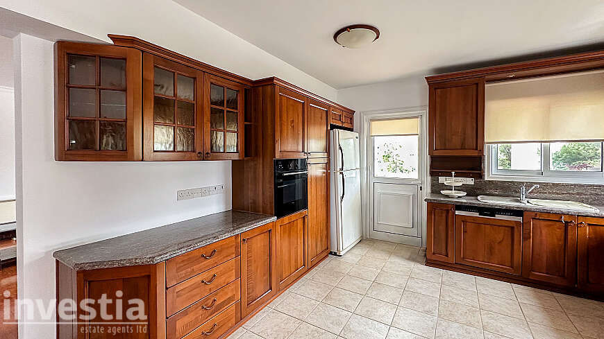 2 Bedroom Apartment for Rent In Larnaca Centre