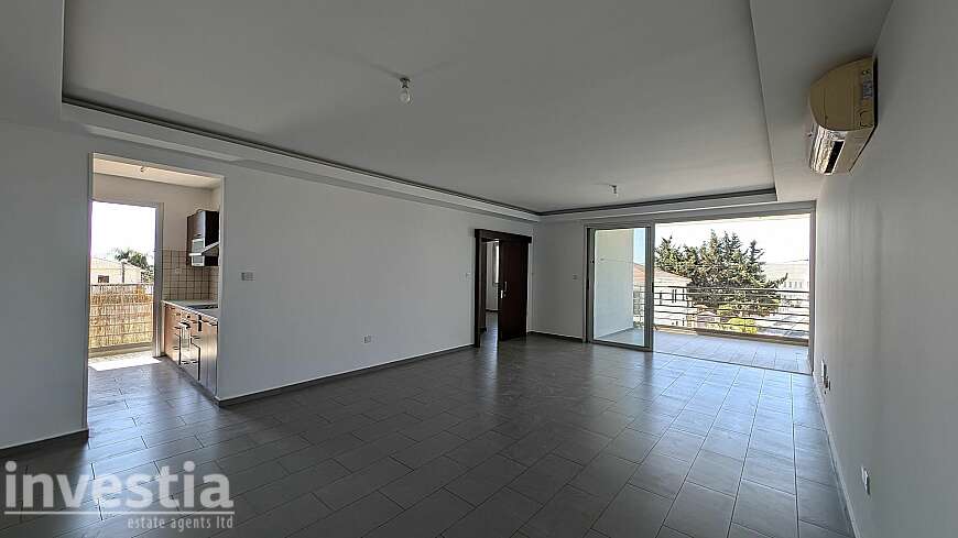 2 bdrm flat for sale/Meneou