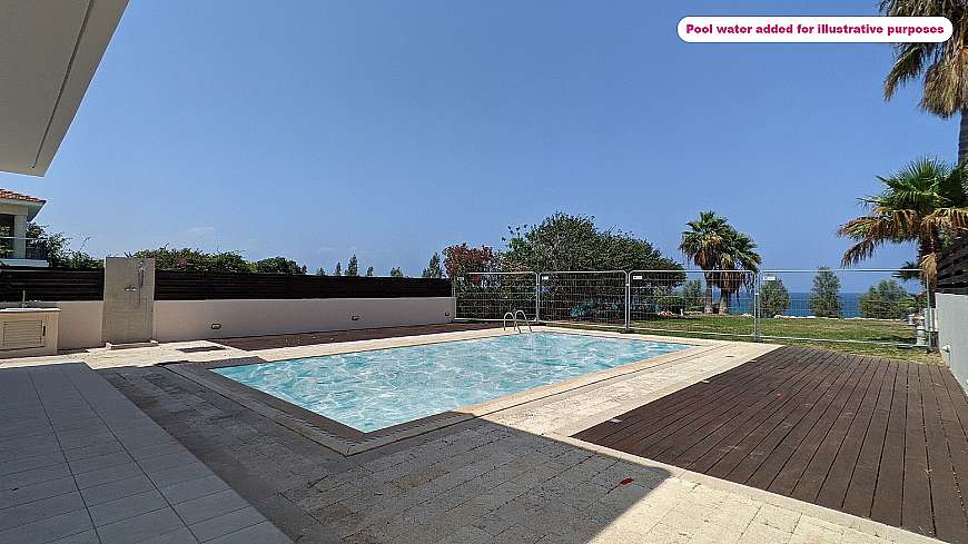 5 bdrm beachfront villa for sale/Protaras