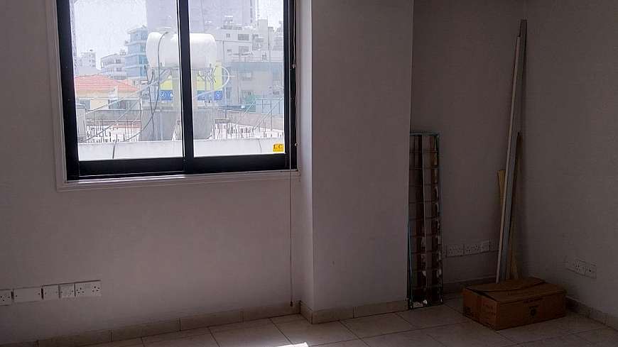 Office for rent/Makarios Avenue