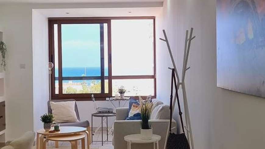 2 bdrm penthouse for rent/Makarios Avenue