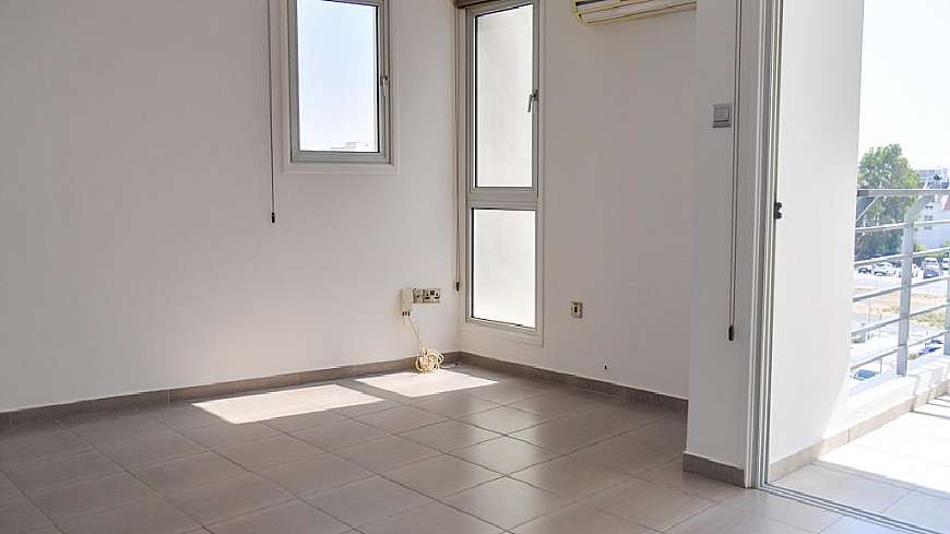 1 bdrm flat for sale/Limassol road