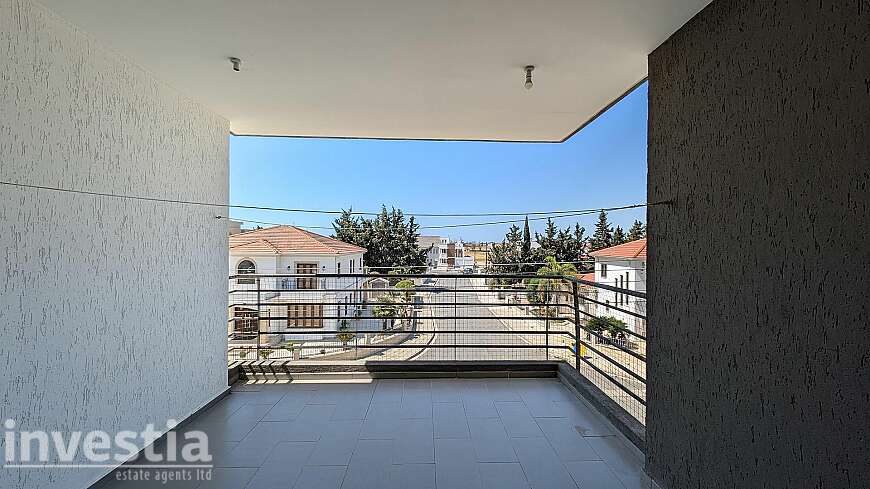 2 bdrm flat for sale/Meneou
