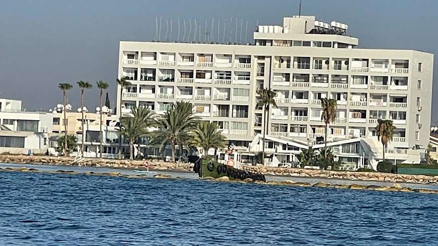 Beachfront apartment to rent,Larnaca Dhekelia road.