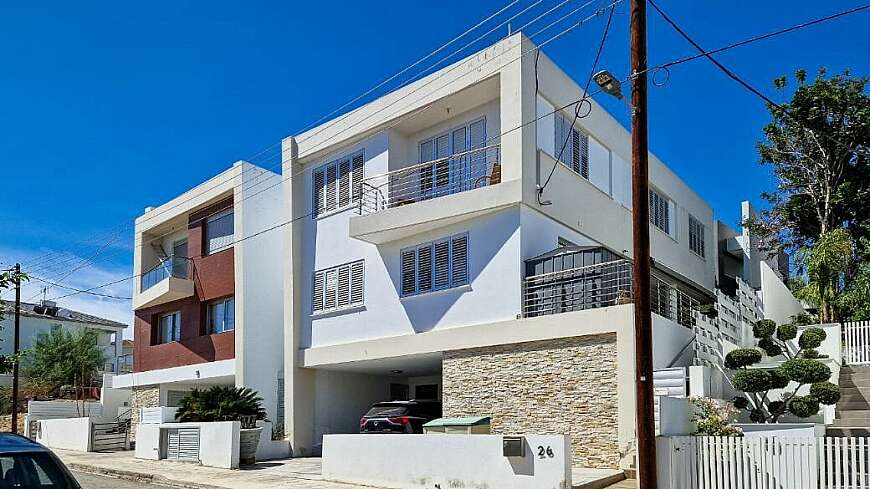 Three-storey house in Egkomi, Nicosia