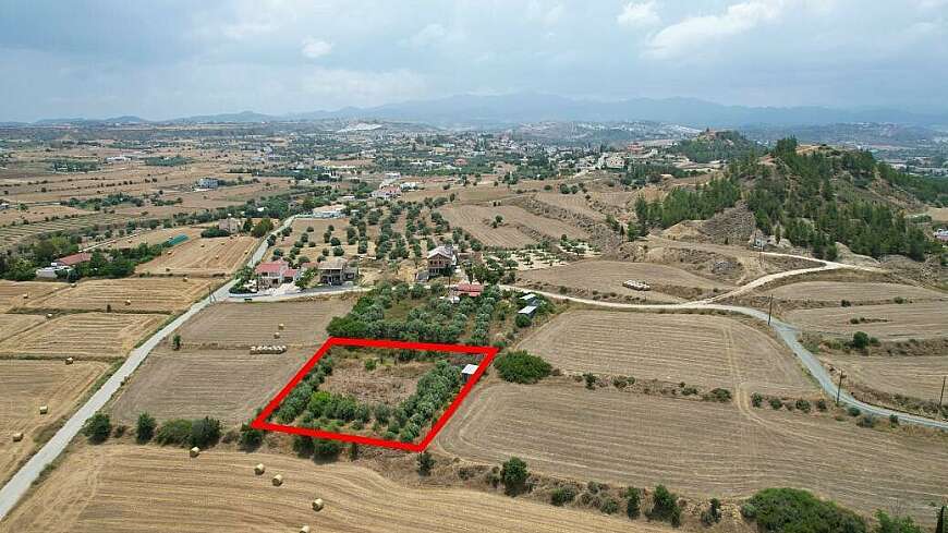 Residential field in Pera, Nicosia