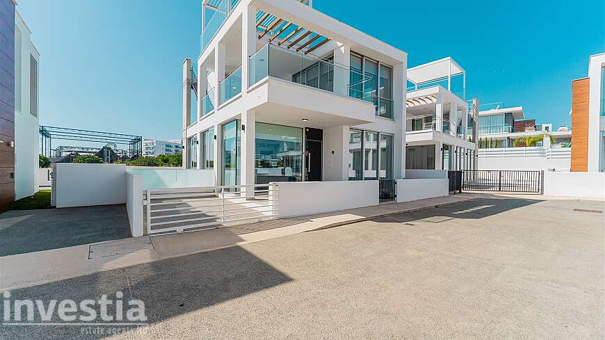 4 Bedroom Villa For Sale in Protaras