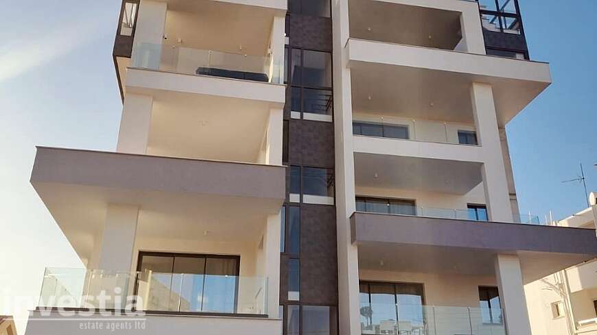 2 bdrm brand new penthouse/Dhrosia