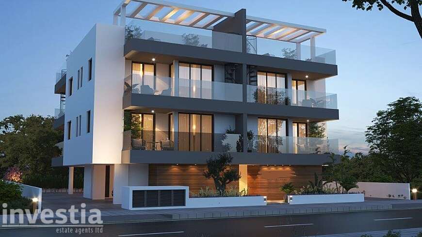 2 bdrm top floor apartment for sale/Kiti