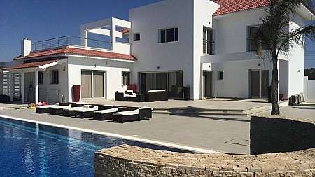 5 bdrm villa for sale/Konnos area