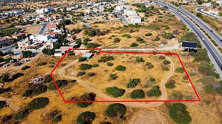 Shared field in Ypsonas, Limassol