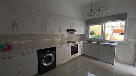 2 bdrm ground floor flat for rent/Larnaca centre