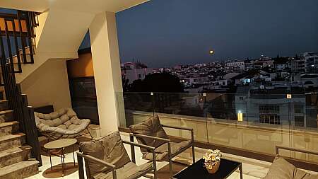 2 bdrm brand new penthouse/Dhrosia