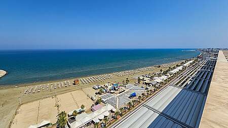 2 bdrm seafront penthouse/Finikoudes