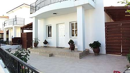 BEAUTIFUL 3 BEDROOM VILLA IN PERNERA WITH TITLES ON LAND