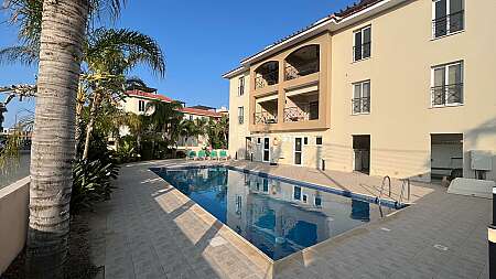 2 bdrm penthouse apts/Kiti
