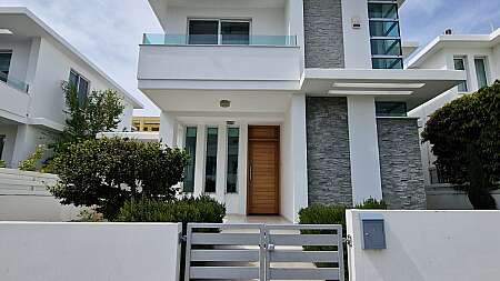 4 bdrm house for rent/Livadhia