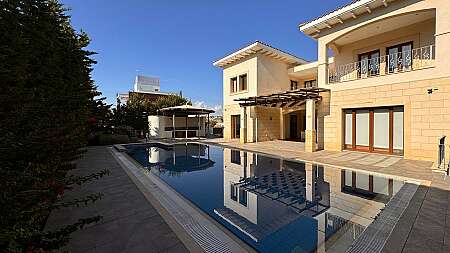 Three-Level Villa For Sale in Kalogiroi Area, Limassol