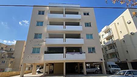 2 bdrm flat for rent/Port area