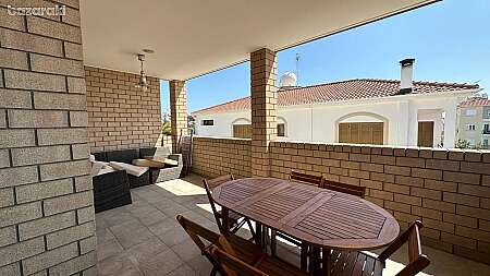 3 bdrm upstairs house for rent/Kamares