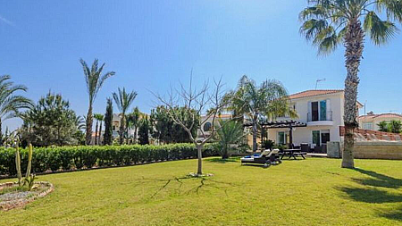 **SPECIAL OFFER** BEAUTIFUL 5 BEDROOM SEA-FRONT VILLA IN PROTARAS NEAR FIG TREE BAY (FROM €2,600,000 NOW €2,100,000)