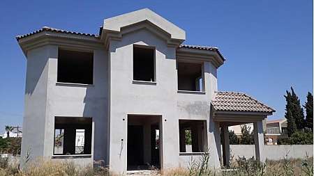 4 bdrm houses for sale/Dhekelia Road