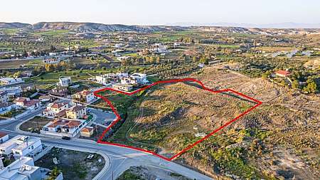 Shared field in Analiontas, Nicosia