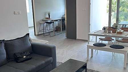 2 bdrm flat for rent/Livadhia
