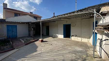 2 bdrm old house/Livadhia
