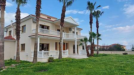 5 bdrm villa for sale/Aradhippou