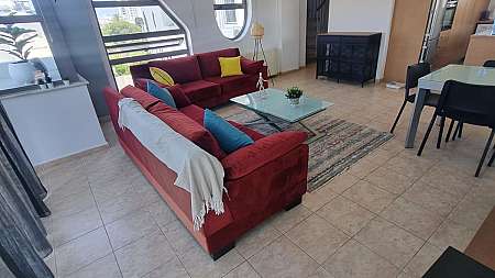 3 bdrm top floor apartment/Larnaca centre