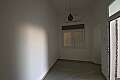 2 bdrm ground floor flat for rent/Larnaca centre